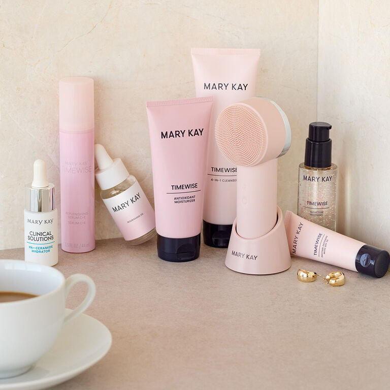 Skinvigorate Duo junto a productos para el cuidado de la piel Mary Kay