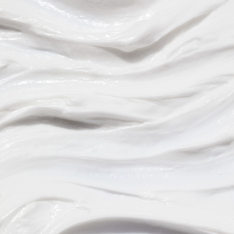 Textura de la Crema de Afeitar 2 en 1 MK Men&reg;.